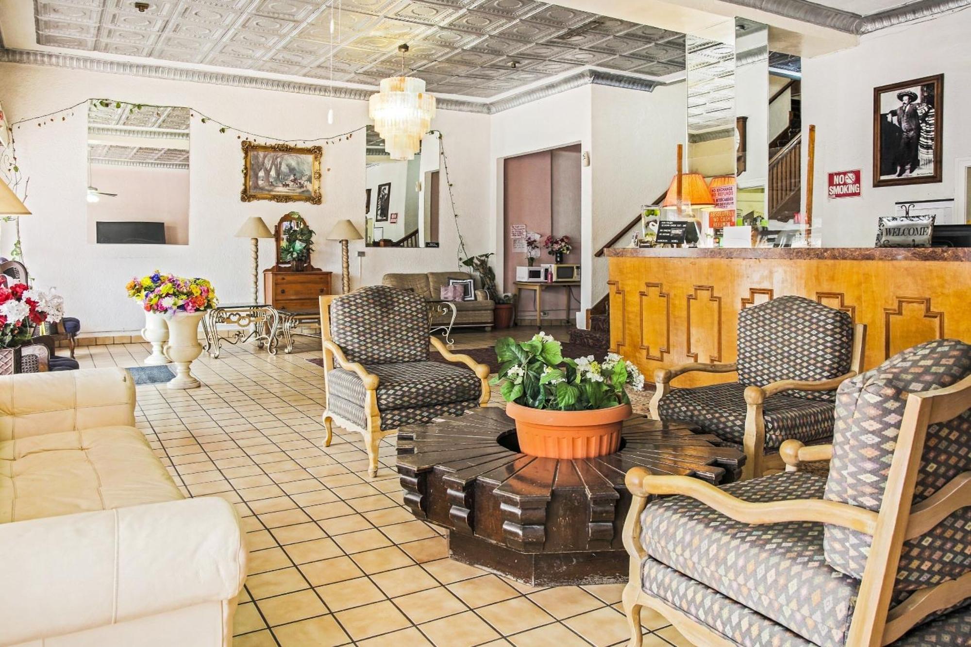 Oyo Historic Cameron Hotel Brownsville I-69E Kültér fotó
